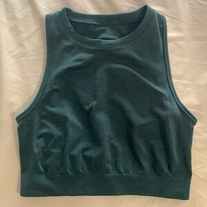 Alphalete Athletics Stratus Crop Tank in Ocean Size M